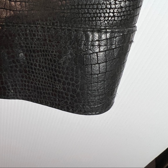 I.E. Black Leather Moto Jacket. Zip front, snap neck, no size tag. EUC see disc - Picture 7 of 10